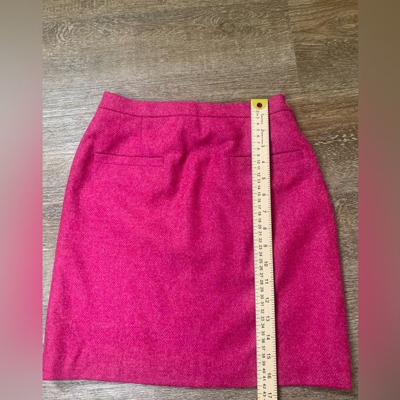 Elegant Pink Skirt - Picture 4 of 5